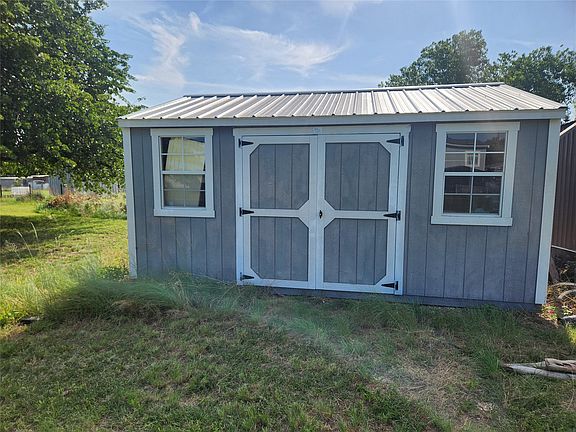 3rd image of 185 Cedar Dr