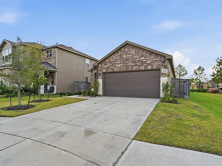 16306 Fontana Ct — Photo 24