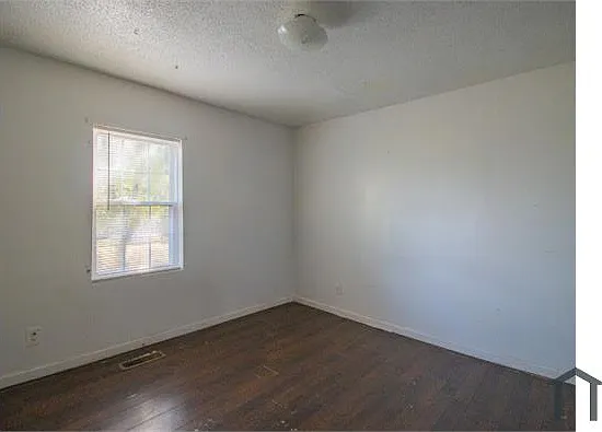 3 bed, 1072 sqft, $1,000 — Photo 3