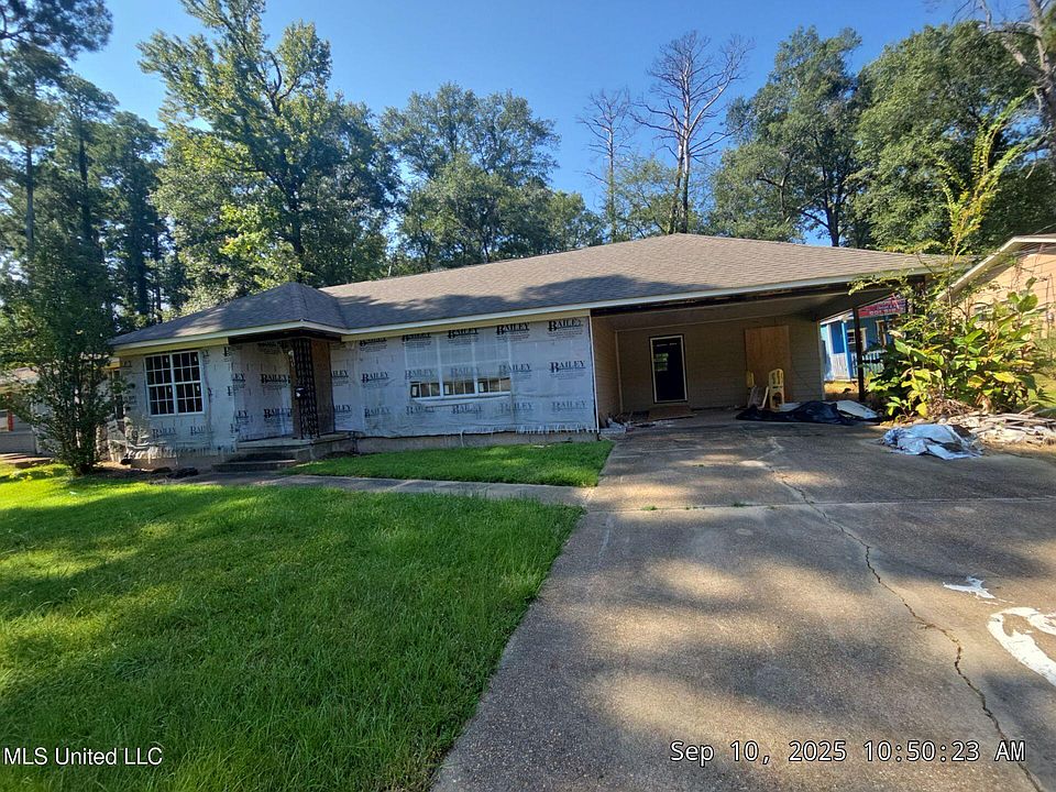 2nd image of 411 Forest Ave