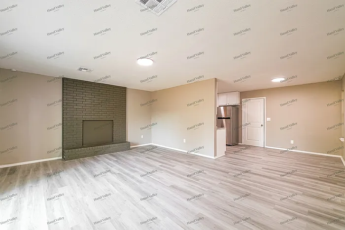 3 bed, 2.0 bath, 2062 sqft, $1,535 — Photo 4