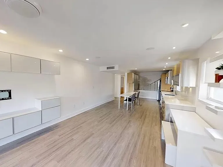 860 Euclid Ave #208 — Photo 13