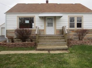 4379 S 51st St, Greenfield, WI 53220