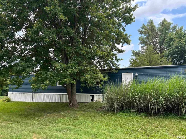 50 Iroquois Dr, Pawnee, IL 62558
