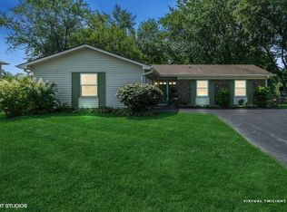 1095 Browning Ln, Lake Zurich, IL 60047