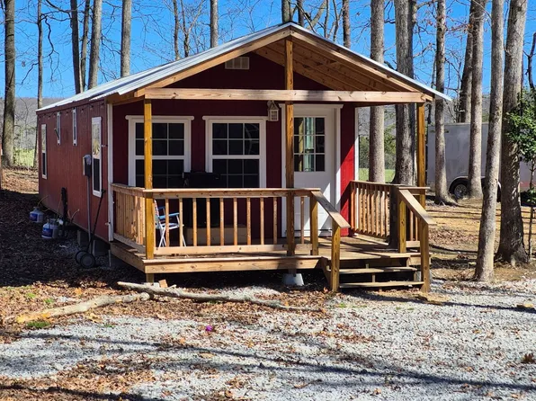 500 Southwind Dr, Crossville, TN 38572