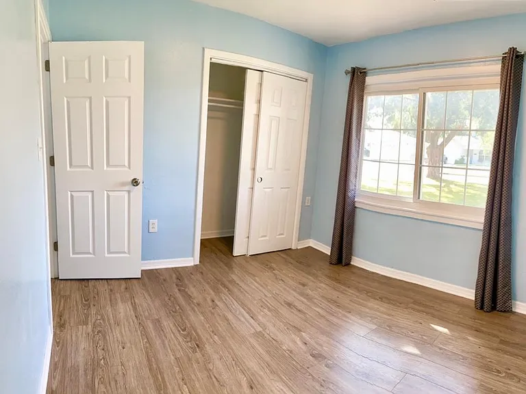 305 S Lakewood Dr — Photo 6