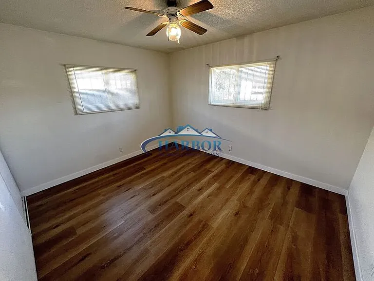 10019 S Felton Ave — Photo 10