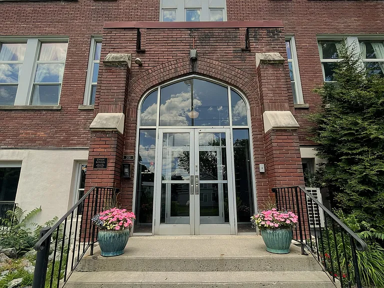 Flats on Broadway