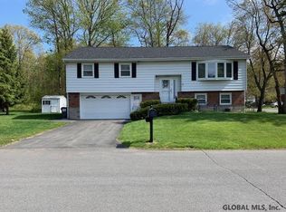 1 Cindy Lee Ct, Latham, NY 12110