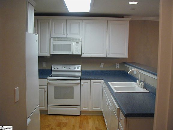 4th image of 120 Pelham Springs Pl