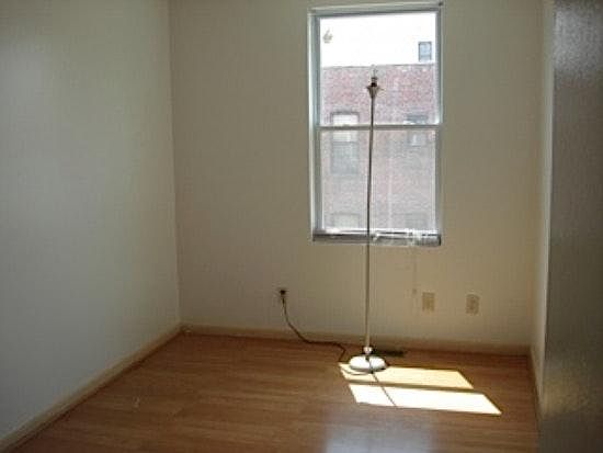 2nd image of 940 Longwood Ave #Ap-2
