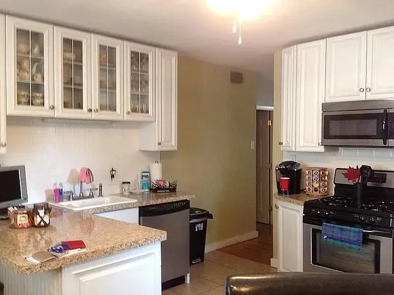 162 Franklin Ave #1 — Photo 6