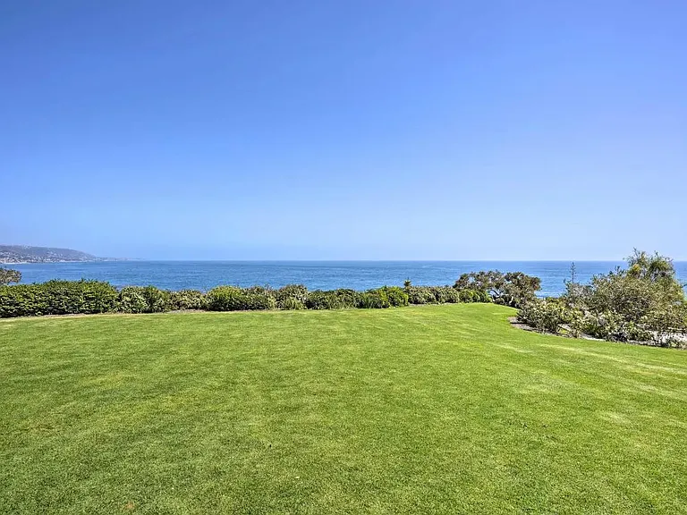 1570 N Coast Hwy #3 — Photo 32