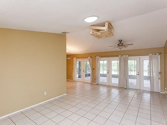 2nd image of 1511 Colony Ct