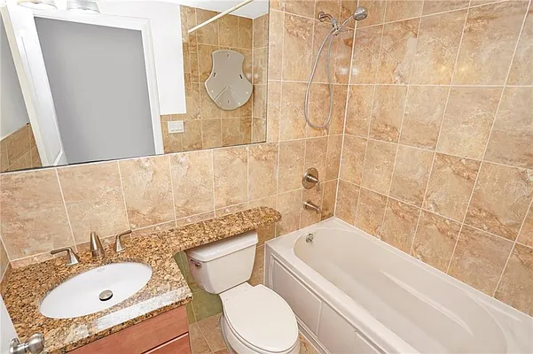 Sold by REMAX Elite | media 13