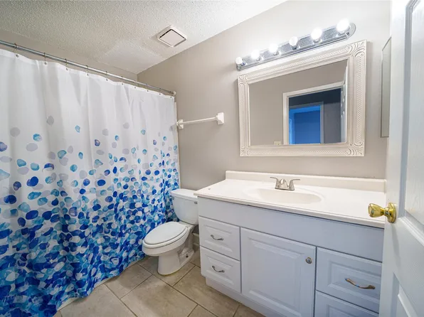 2501 Gulf Fwy APT 257C, Dickinson, TX 77539