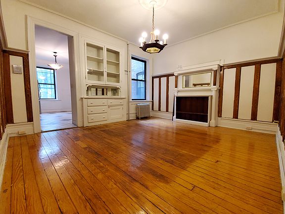 2nd image of 676 Park Pl #2R