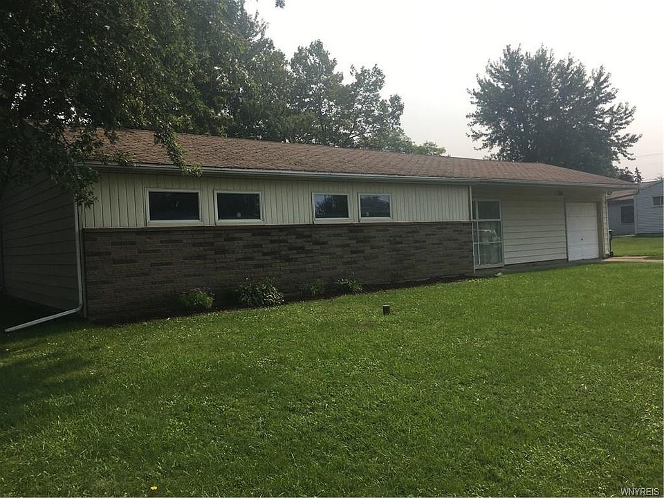 1st image of 17 Beverly Dr