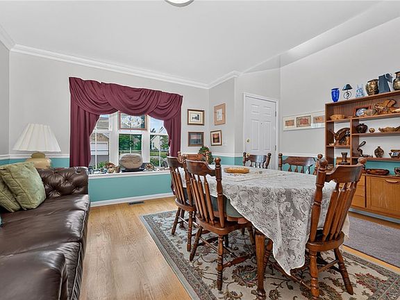 4th image of 198 Park Ridge Dr