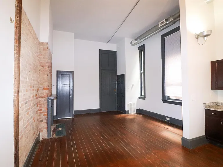 1531 Elm Street — Photo 3