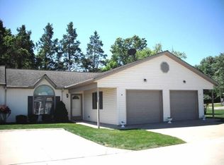 808 Ryan Rd APT 8, Medina, OH 44256