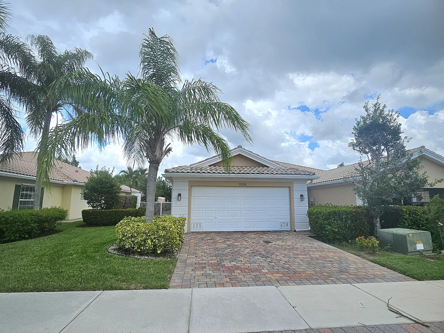 2 bed, 1967 sqft, $2,800 — Photo 2