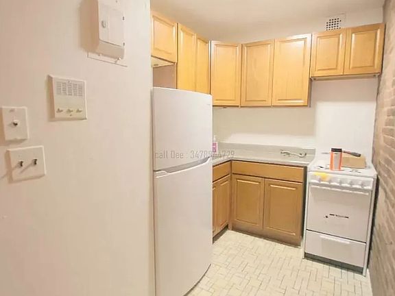 4th image of 864 W End Ave APT 2A