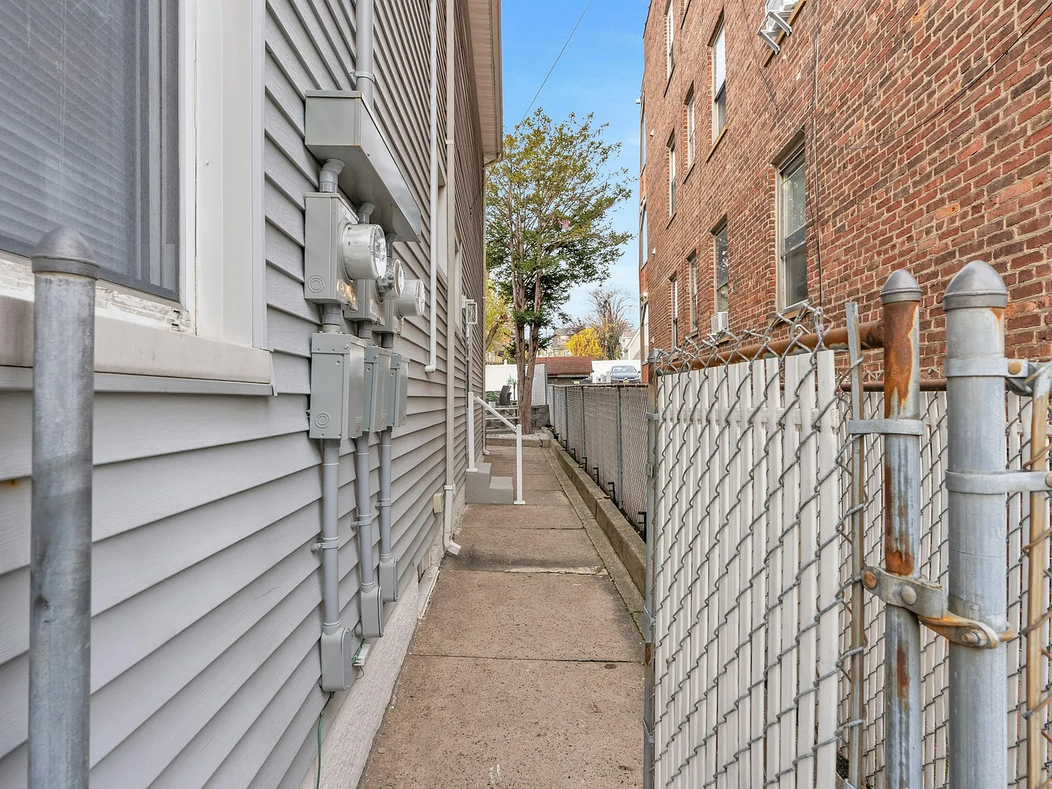 2 bed, 900 sqft, $3,500 — Photo 2