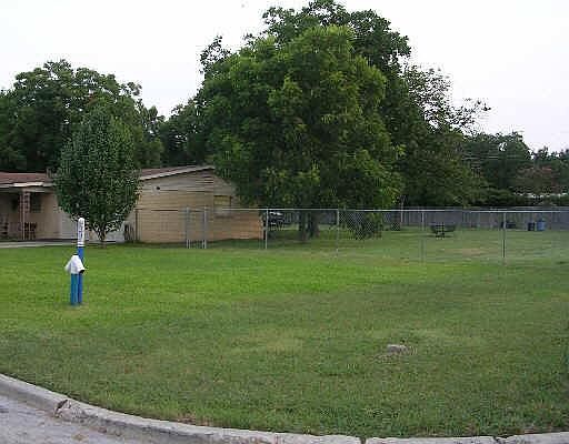 3rd image of 201 LEMONWOOD DR