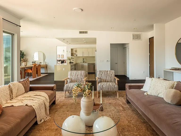 855 N Croft Ave #Penthouse 4 — Photo 10