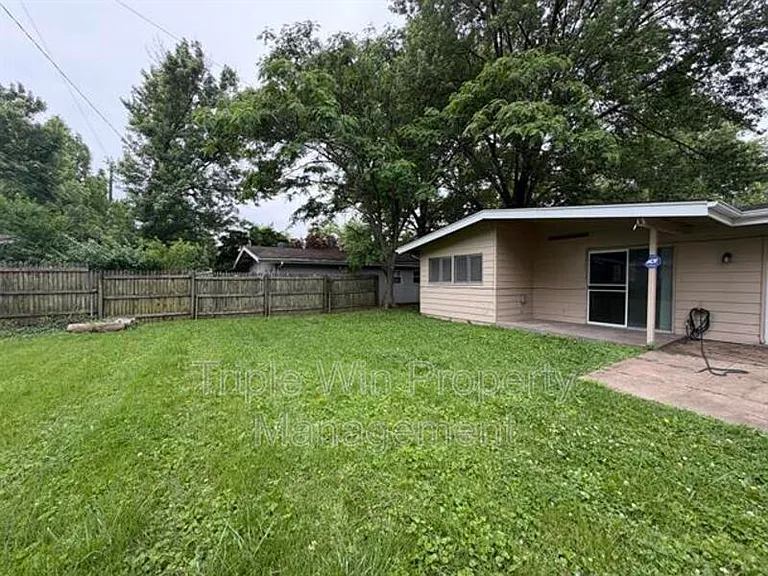 410 Ridge Dr — Photo 5