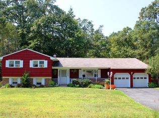 26 Alta Vista Dr, Ringwood, NJ 07456