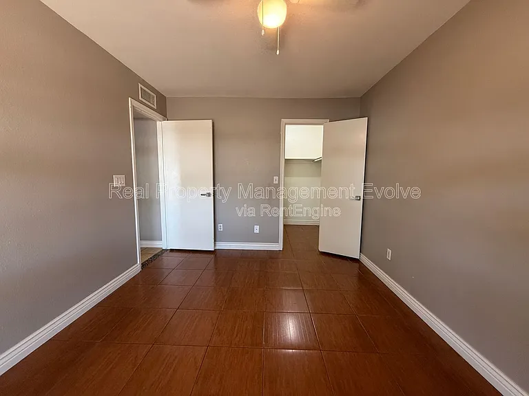3626 W Angela Dr — Photo 21