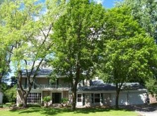 620 W Briar Ln, Green Bay, WI 54301