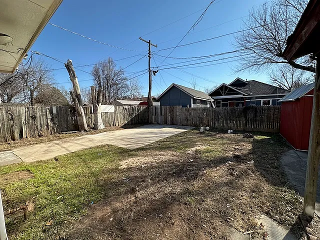 1616 Linden St — Photo 14
