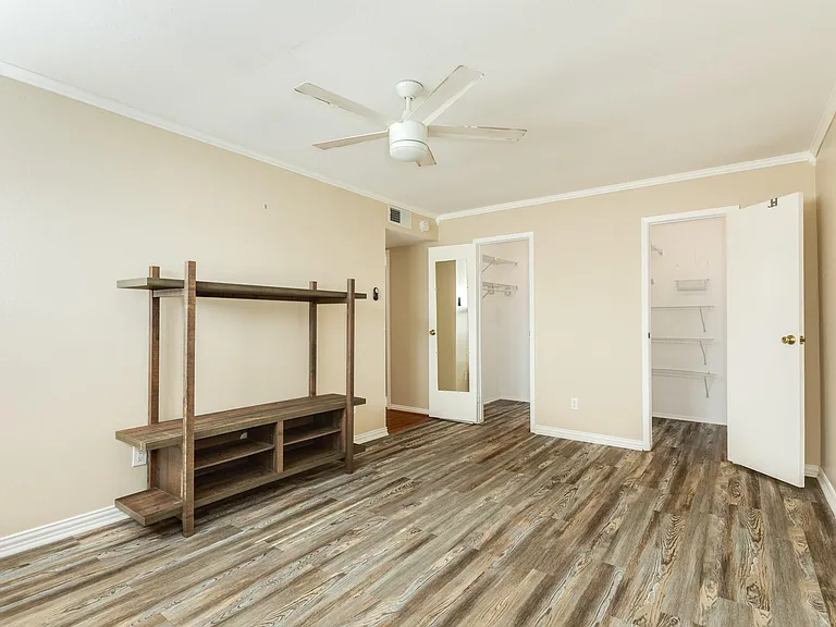 7140 N Holiday Dr — Photo 19