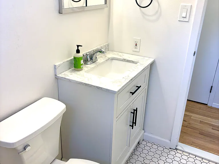 59 Weeks Ave — Photo 10