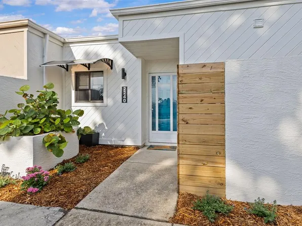 2240 Pinewood Villas Dr, Holiday, FL 34691