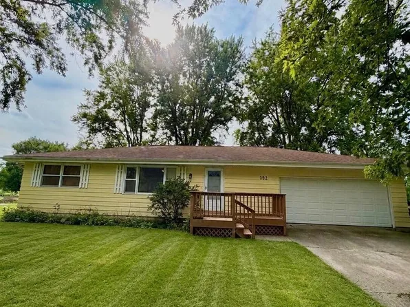 302 S 6th St, Kirkland, IL 60146