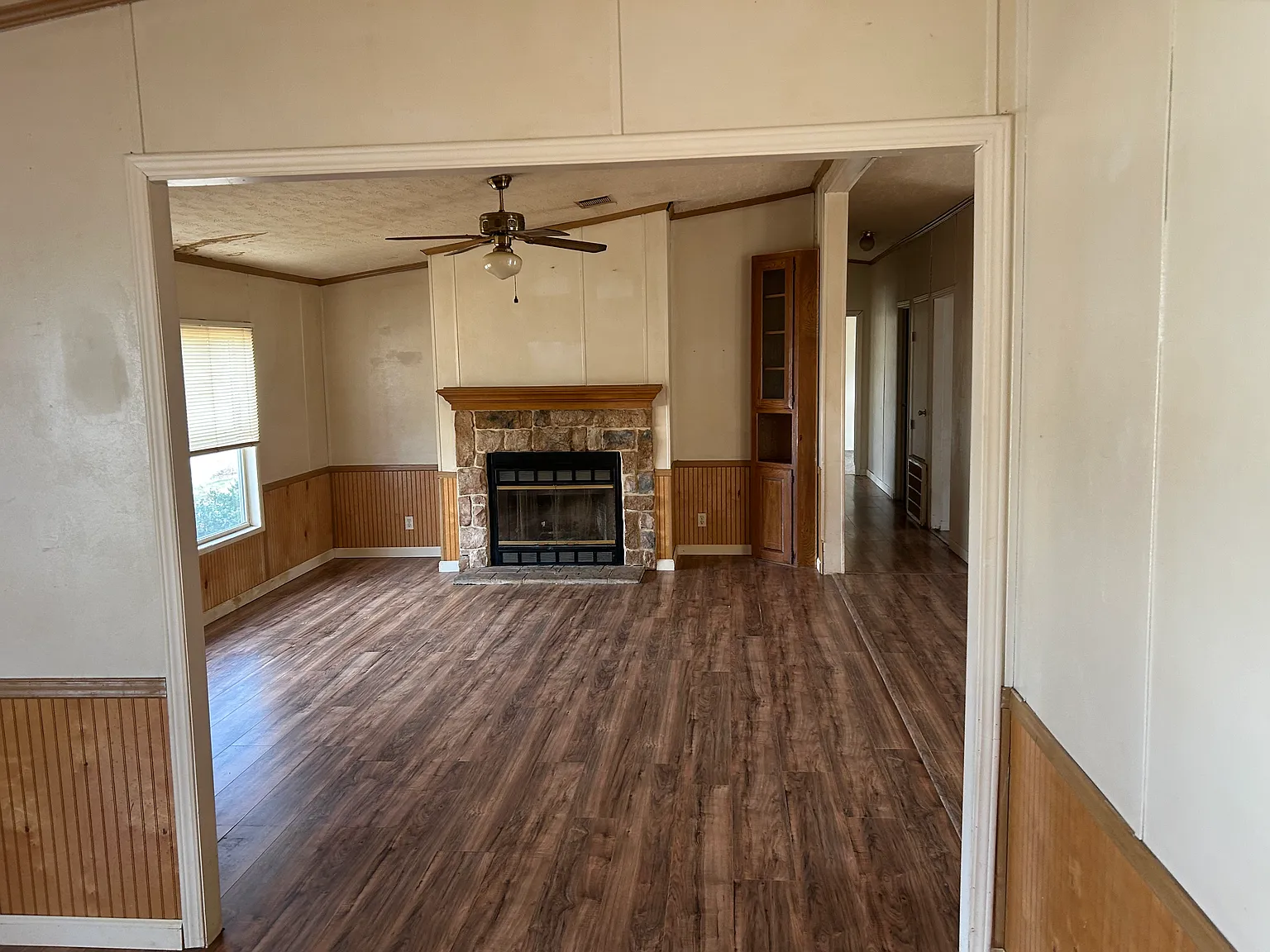 4 bed, 2128 sqft, $1,600 — Photo 2