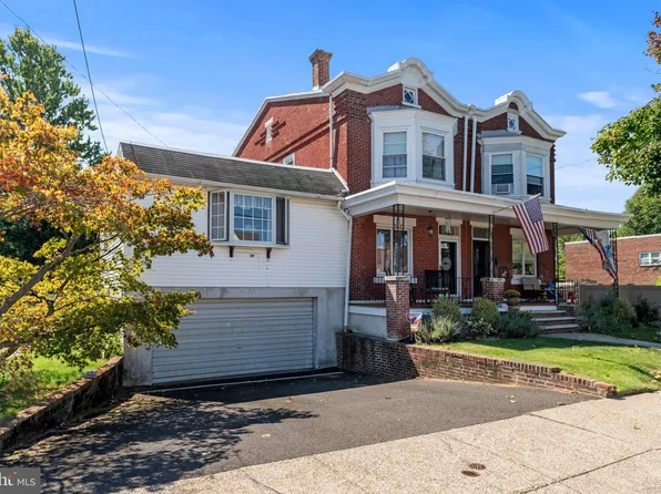 718 Strahle St, Philadelphia, PA 19111