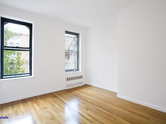5th image of 218 E 81st St APT 4A