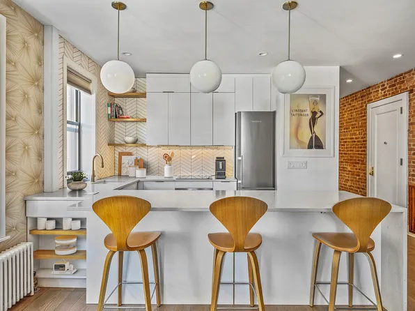 4260 Broadway image 1 of 10