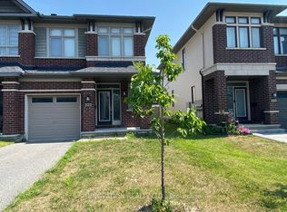 222 Dolce Cres, Ottawa, ON K1X 0B2