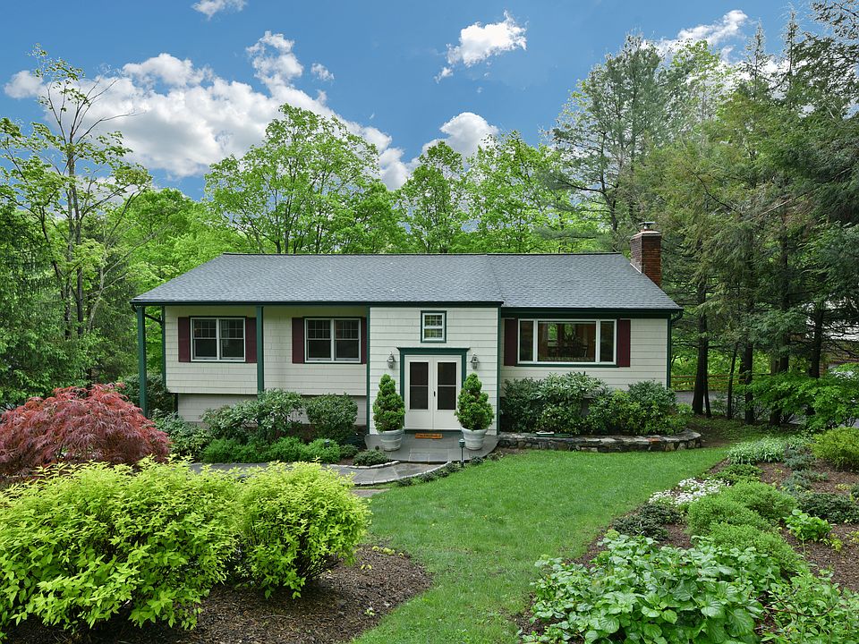 1st image of 52 Hidden Hollow Ln