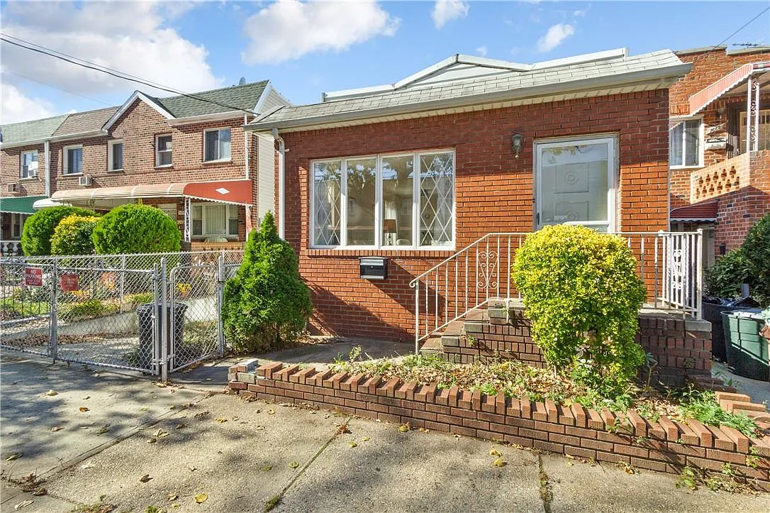 1666 E 55th Street photo 1