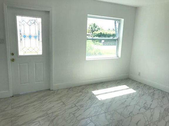 5th image of 2601 NE 14th Ave