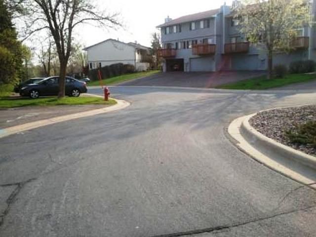 2nd image of 4345 Chatsworth Cir