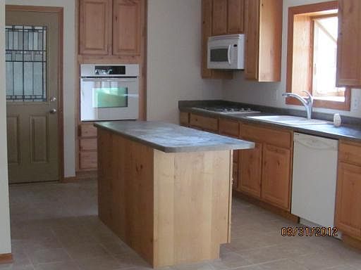 3rd image of 324 Yolane Dr